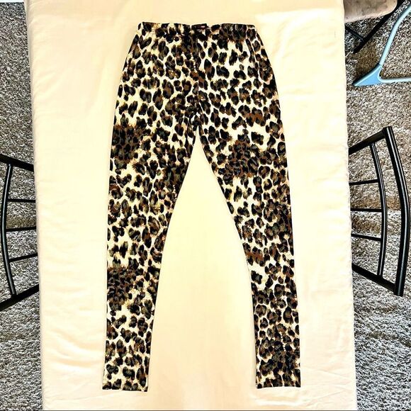 Mascara leggings in a size medium. - Picture 1 of 5